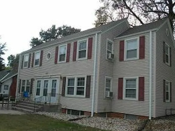 835 N Burlington Ave, Hastings, NE 68901