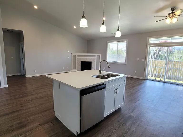 322 W Jadon Dr — Photo 5