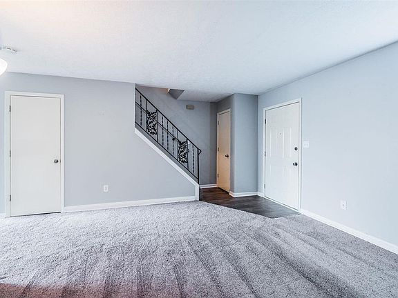 5th image of 134 Westwood Cir APT B