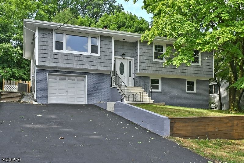 1st image of 504 Edith Rd