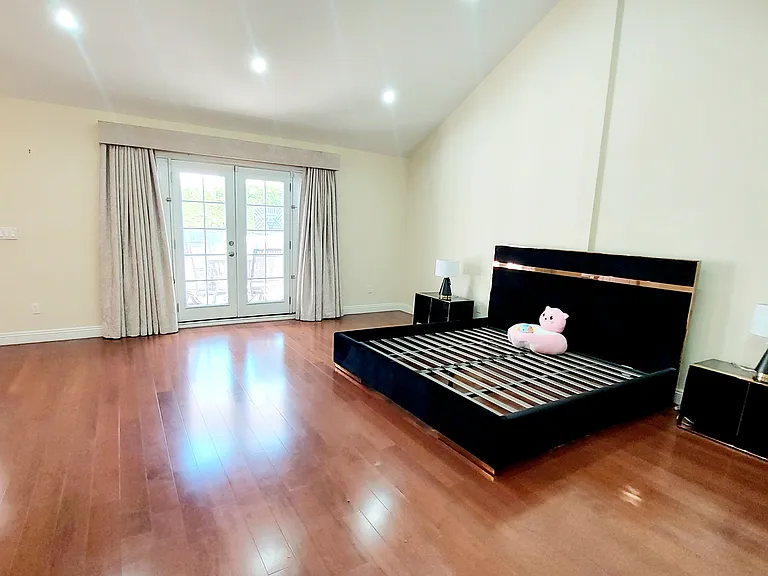 1445 Crestview Ct — Photo 17