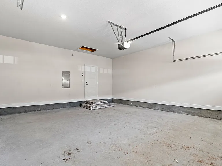 515 Bienville Pl — Photo 15