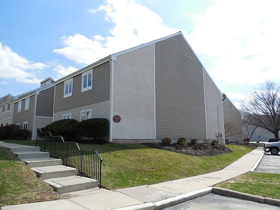 2nd image of 132 Harvest Ln