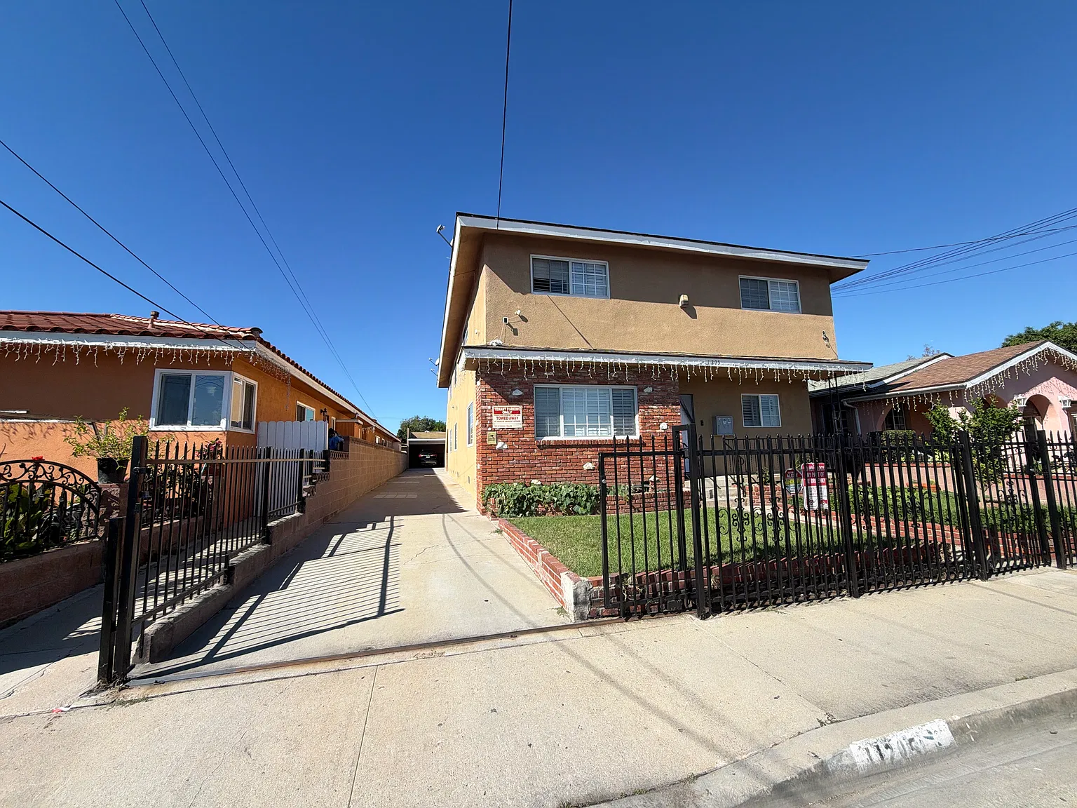 2 bed, 1.5 bath, $2,400 — Photo 1