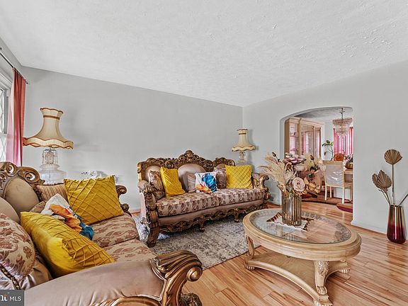 2nd image of 1538 Wadsworth Way