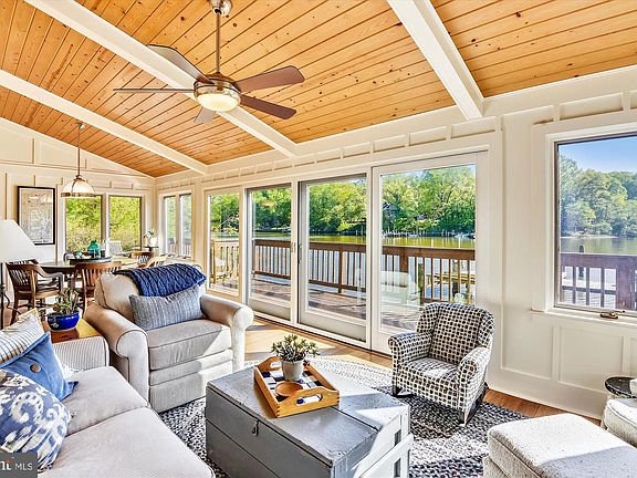 4th image of 236 Mountain Laurel Ln