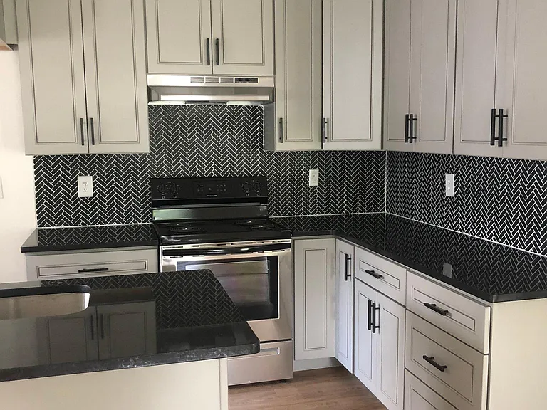 107 Crane Ave — Photo 5