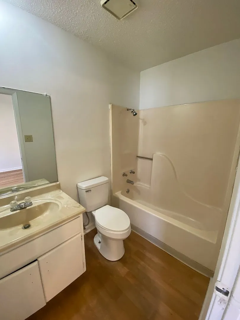 1416 Market Place — Photo 3