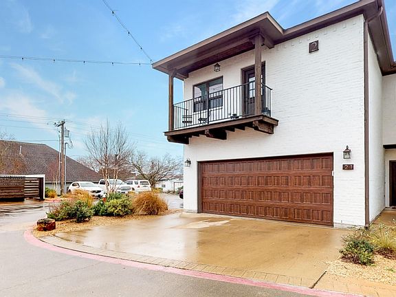 2nd image of 203 Brentwood Dr E APT 21