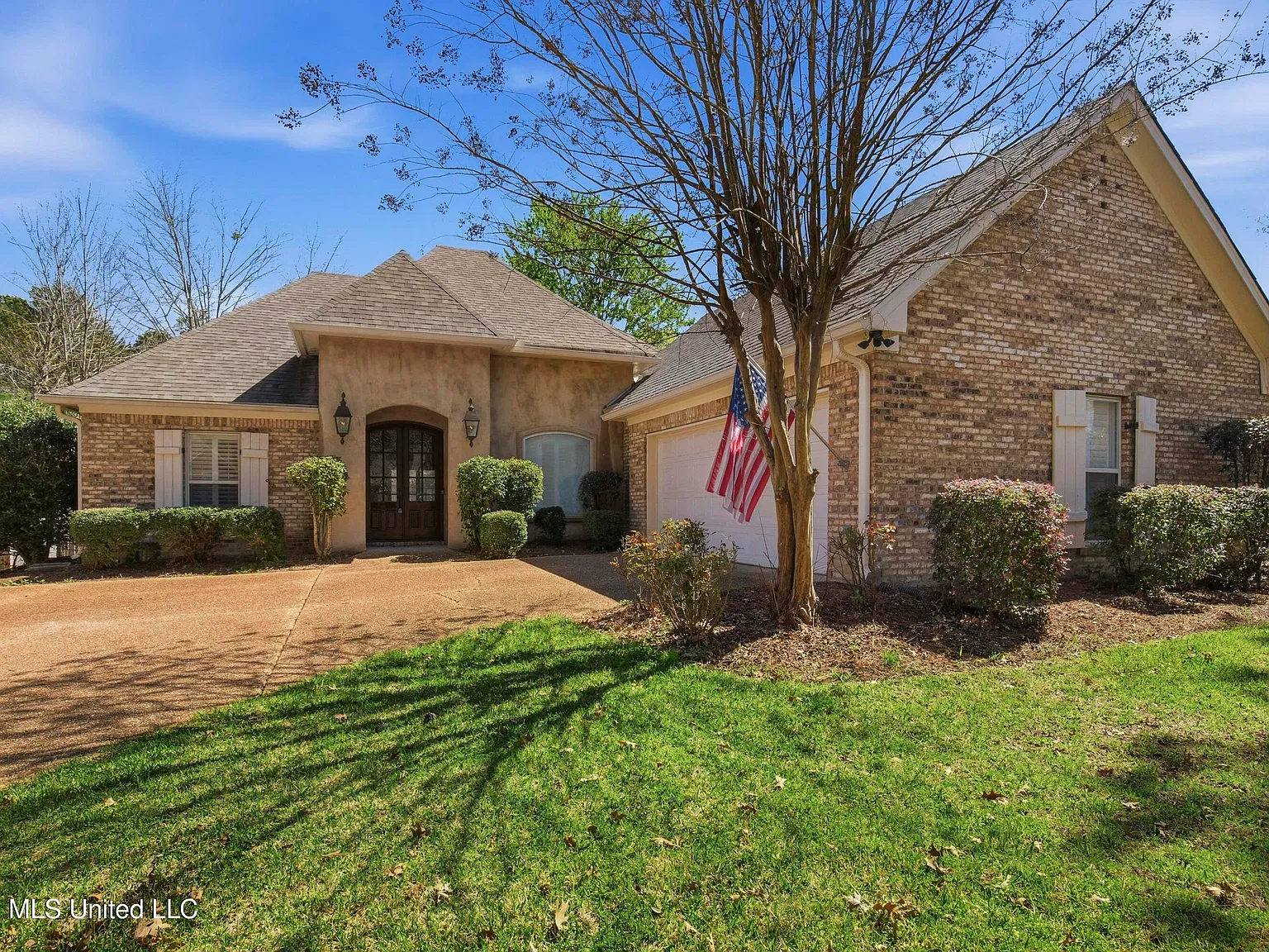 3 bed, 2.0 bath, 1988 sqft, $2,600 — Photo 4
