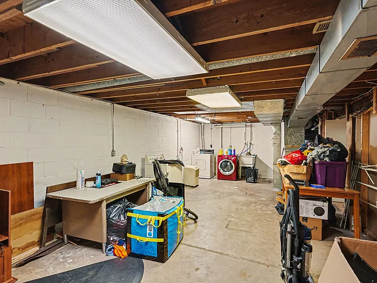 1231 Ferndale Ave — Photo 14