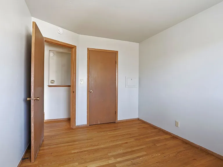 846 Greenwood Ct — Photo 13