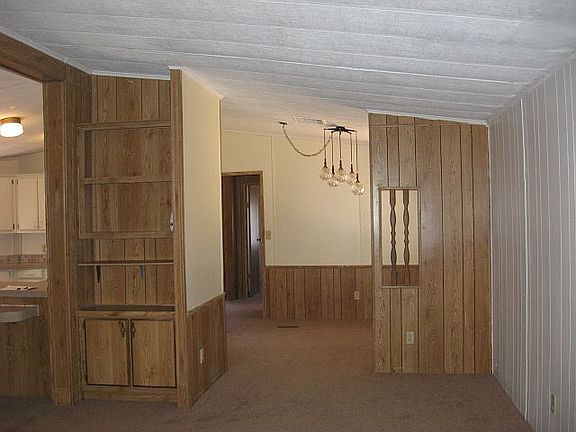 2nd image of 15650 N Columbus Blvd