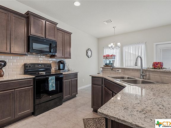 4th image of 1212 Grand Oak Trl