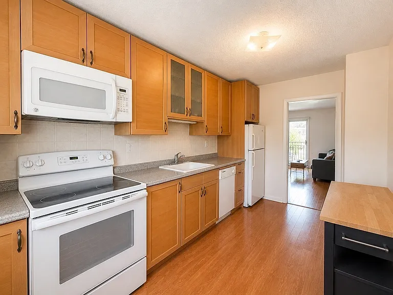28 Westgate Rd #5 — Photo 2