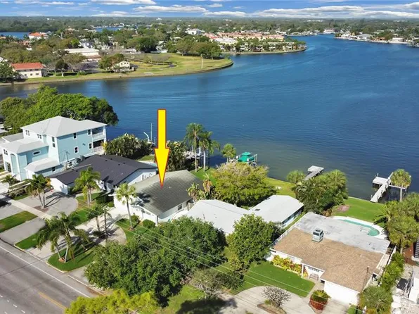 3410 Overlook Dr NE, Saint Petersburg, FL 33703