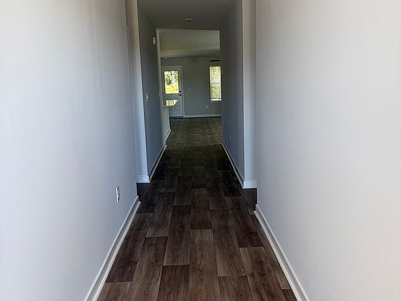 2nd image of 1429 King Oaks Loop