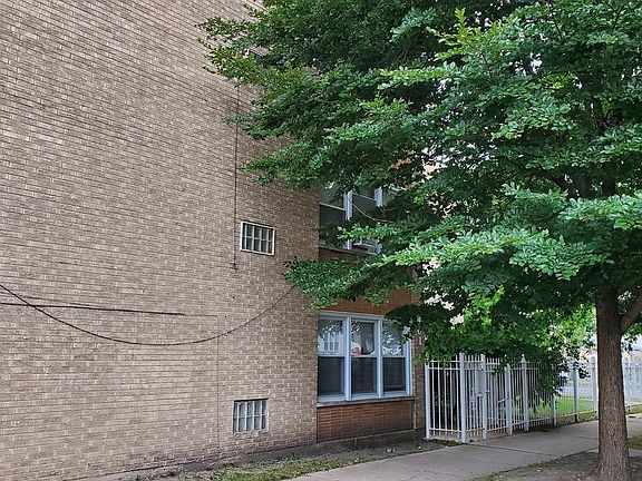 3rd image of 5401 S Wood St