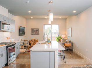 210 W Peden Aly #113, San Antonio, TX 78204