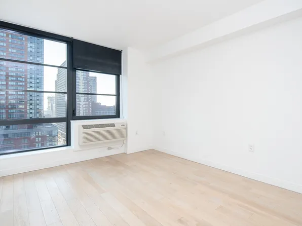 148 1st Street image 115 of 204