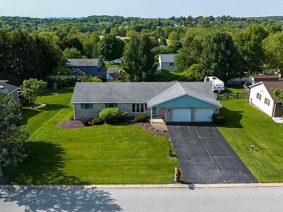2nd image of 419 Dartha Dr