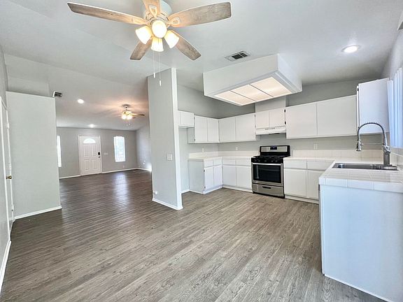 5th image of 44840 Ramona Ave
