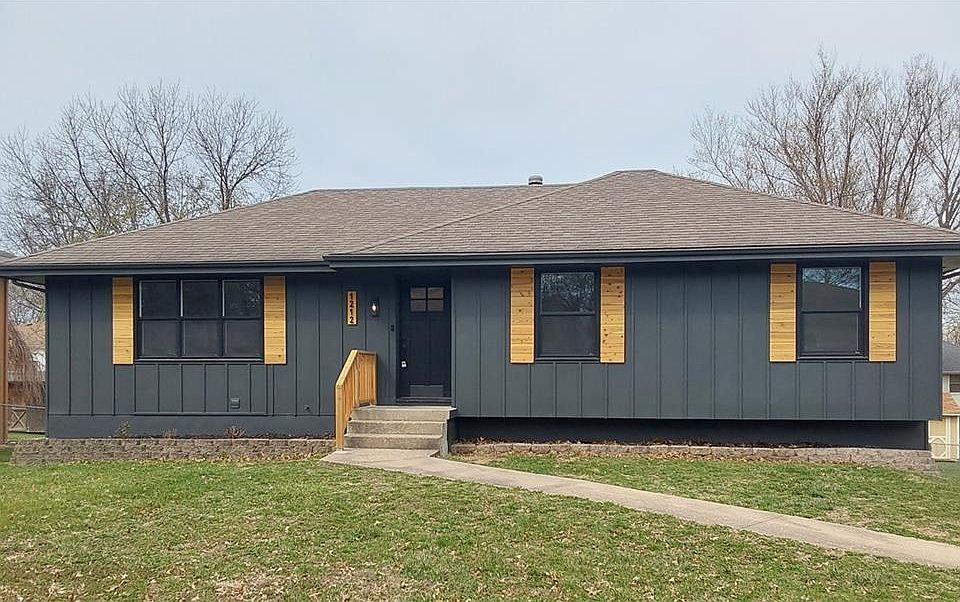 1st image of 1212 SW Highland Dr