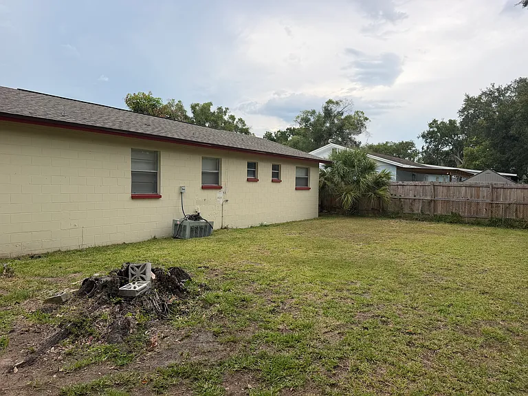 4403 Dolphin Dr — Photo 3