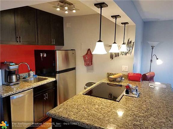 5th image of 801 NE 18th Ct APT 311