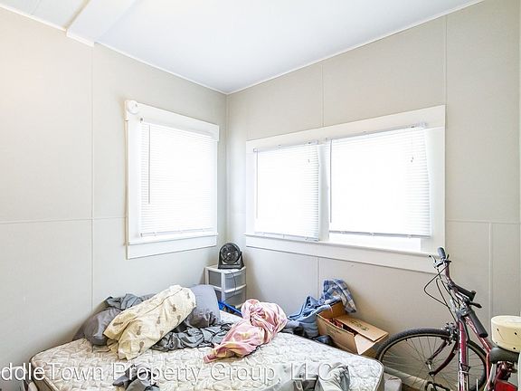 3rd image of 1526 W Jackson St #5483075