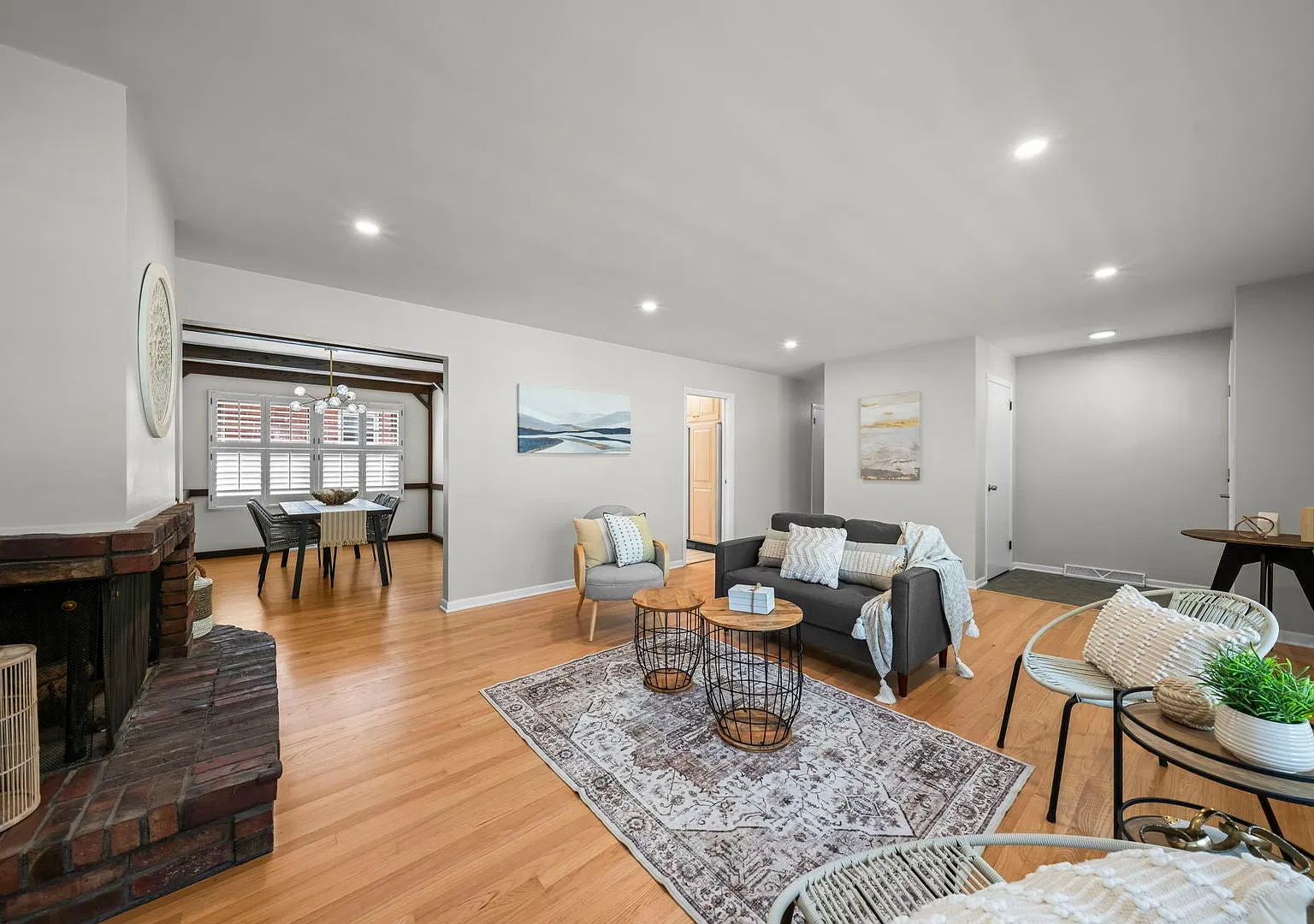 3 bed, 1.5 bath, 1526 sqft, $3,400 — Photo 2