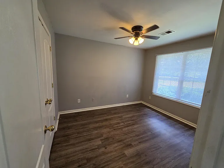141 McConnells Trce — Photo 8