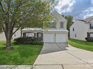 3101 Old Ironside Dr, Charlotte, NC 28213