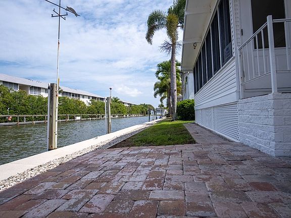 4th image of 322 Pier A