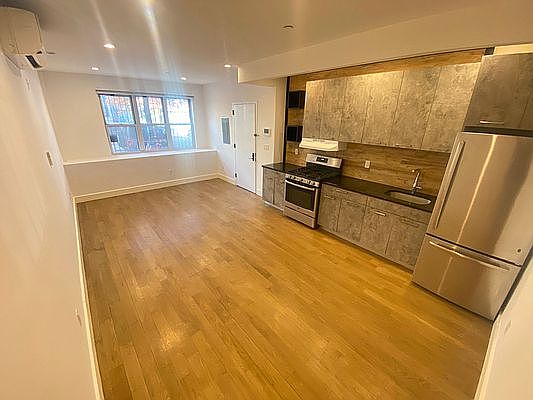 1st image of 811 Saint Johns Pl APT 1L