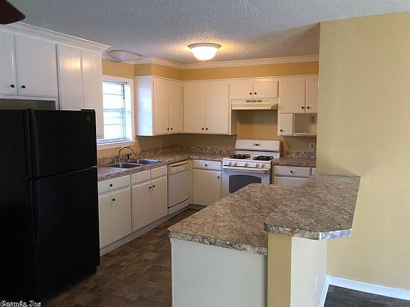 3rd image of 105 Pine Shore Ln