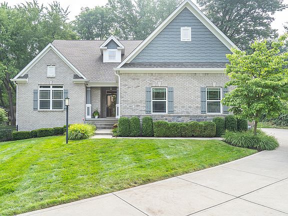 3rd image of 5867 N College Ave
