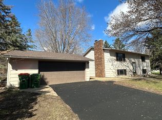 433 Arrowhead Dr, Lino Lakes, MN 55014