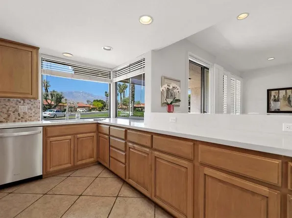89 La Ronda Dr, Rancho Mirage, CA 92270