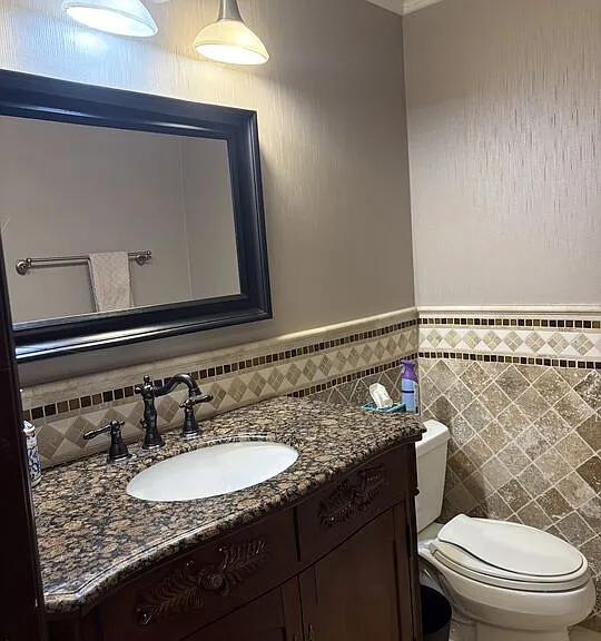 125 N Gale Dr #204 — Photo 24