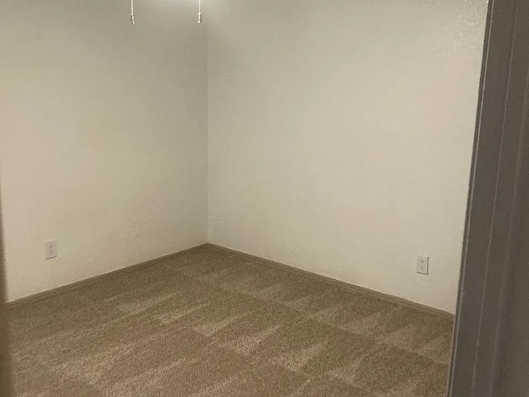 Quail Hollow Apartments — Photo 26