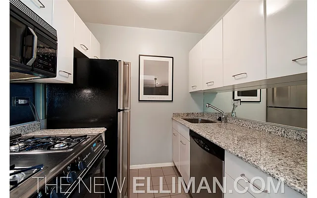 Sold by Douglas Elliman | media 22