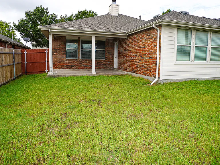 106 Starlight Dr — Photo 24