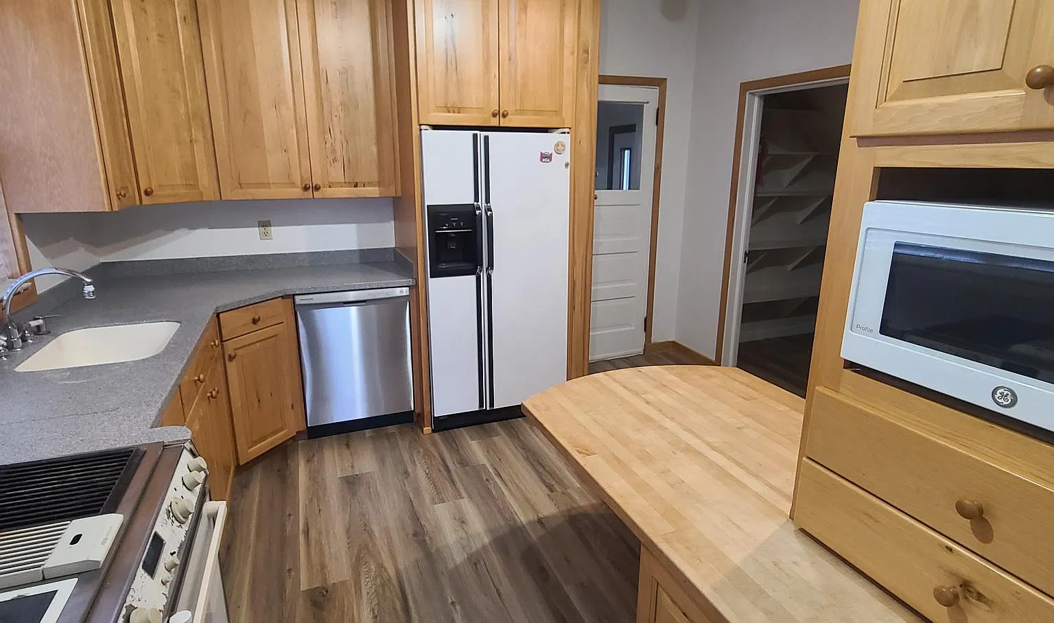 3 bed, 1303 sqft, $2,300 — Photo 4