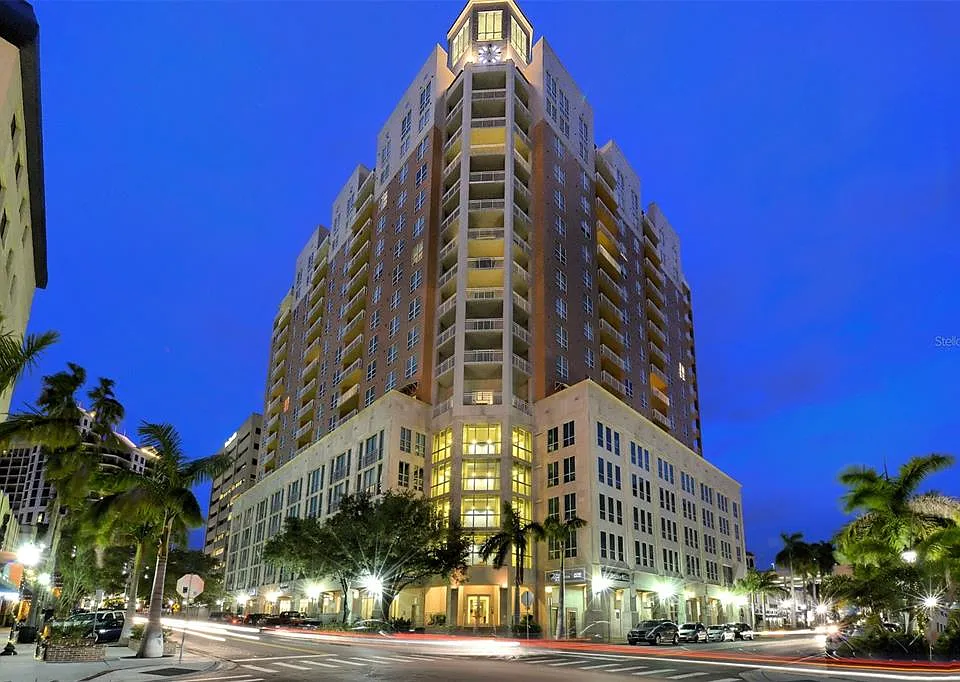 1350 Main St #908