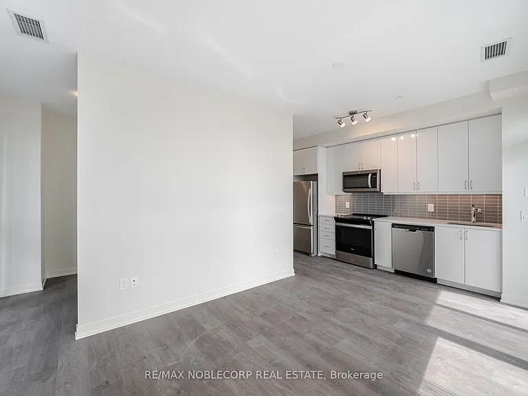 38 Annie Craig Dr #2105 — Photo 13