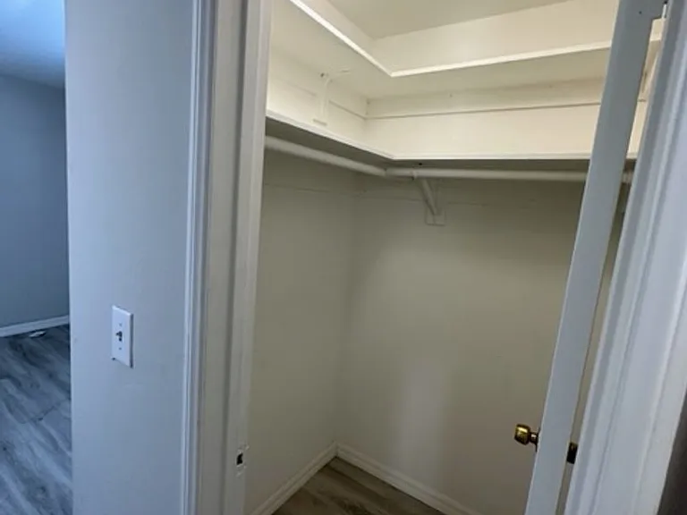 2404 Fairway Ave — Photo 9