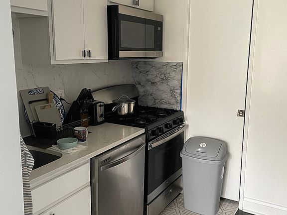 3rd image of 1944 Kennedy Dr APT T4