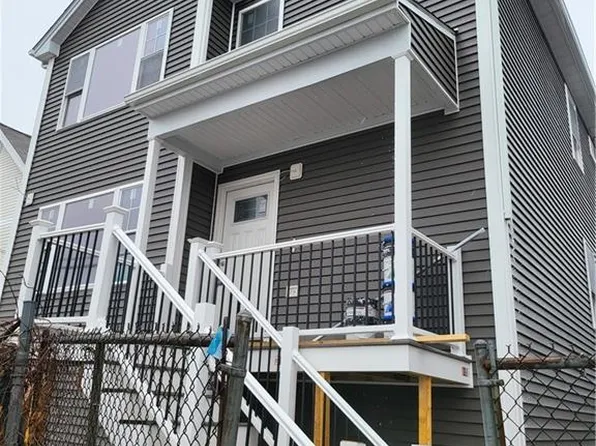 731 Potters Ave, Providence, RI 02907