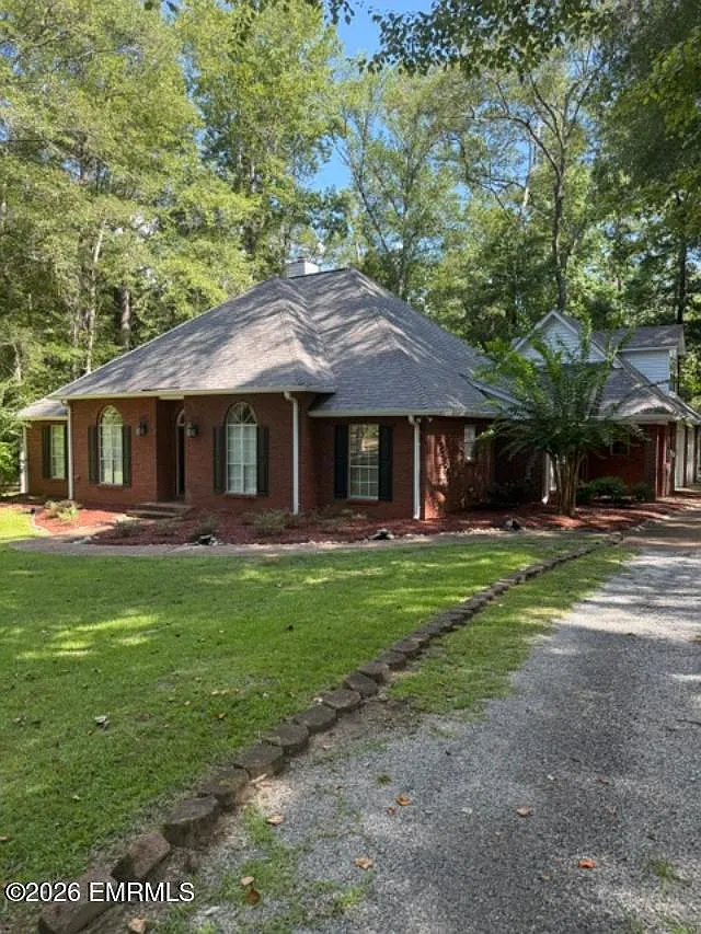 4 bed, 3.0 bath, $2,500 — Photo 1